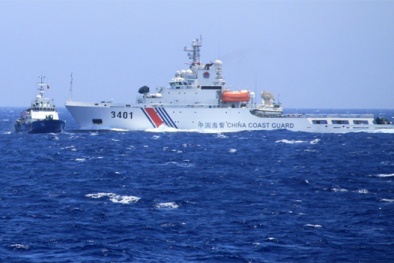 Bị tàu Trung Quốc đâm, tàu cảnh sát Việt Nam làm gì?